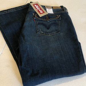 LEVI’s Designed with a laid-back, easy fit midrise. 515 NWT